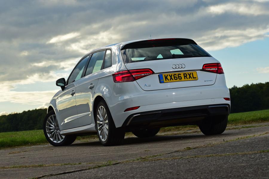  Audi A3 Sportback e-tron (8V) 2016 года  (UK) (фото 7 из 11)